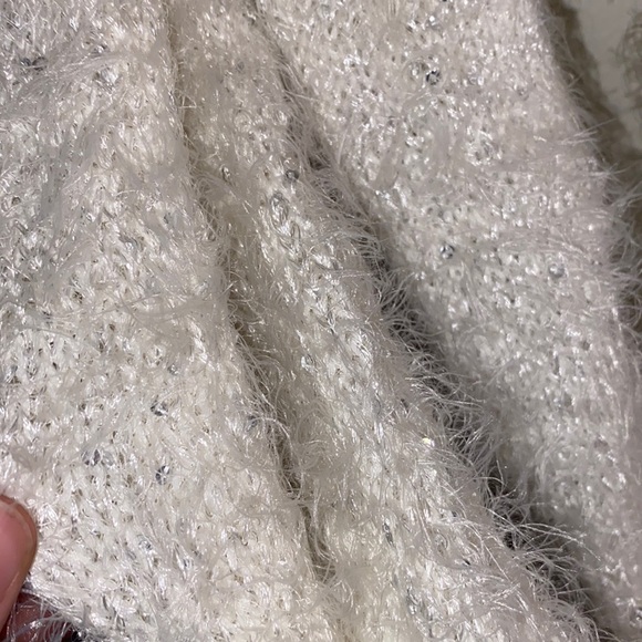 Scarf - Picture 3 of 5